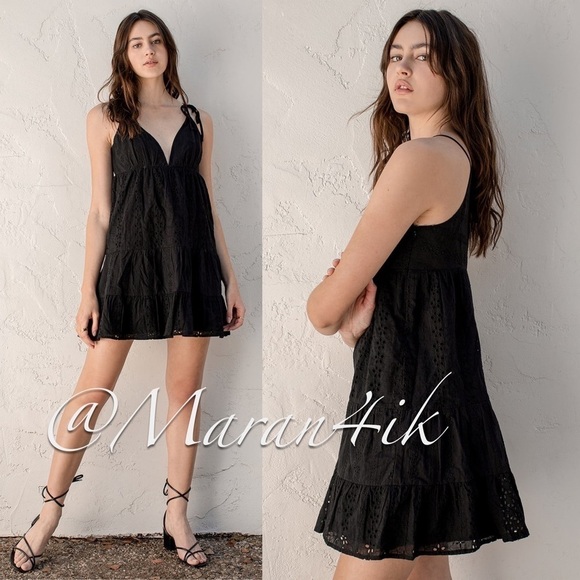 NWT Lulus Beyond the Boardwalk Black Eyelet
Lace Tiered Babydoll Dress XL - Picture 1 of 13